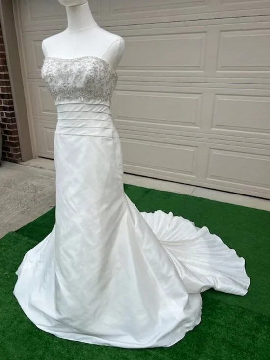 NWT Exclusive Bridal Ivory Taffeta Strapless Gown – Size 8 - Picture 5 of 16